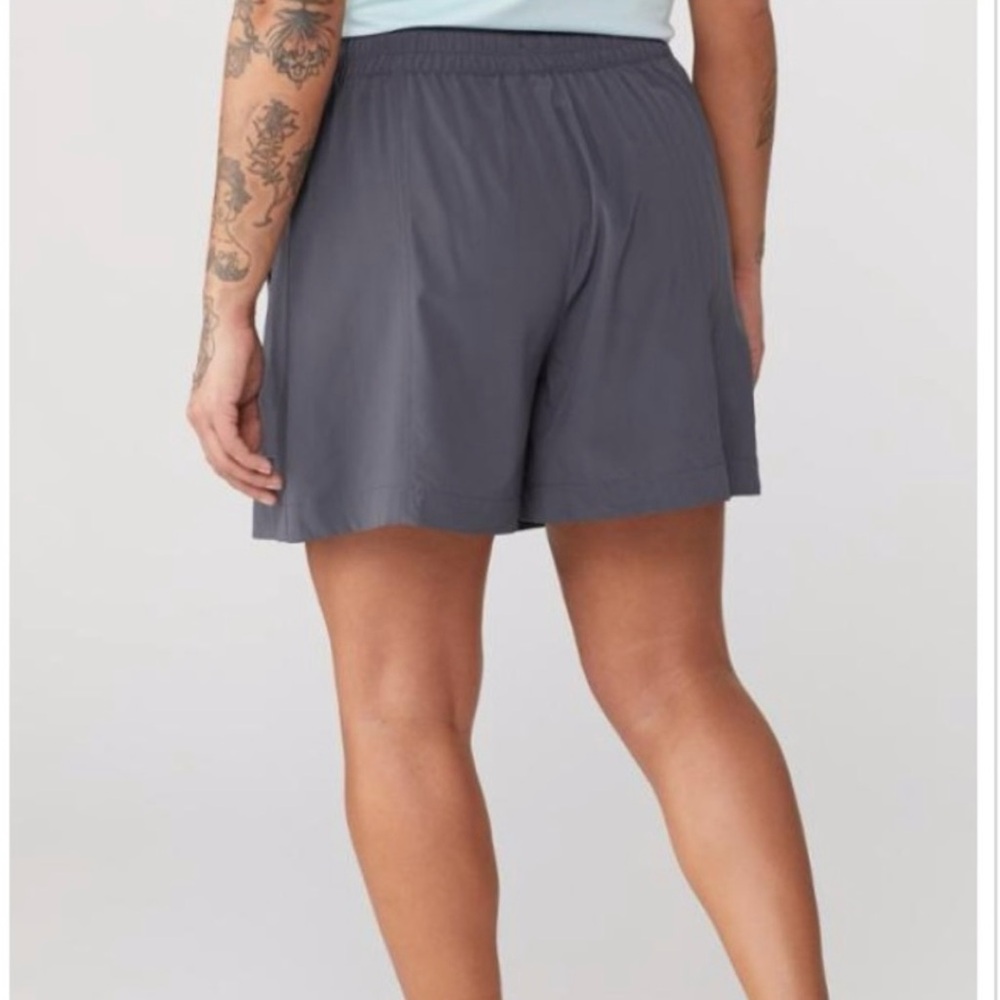 REI Beyonder Skort Size S - Picture 3 of 10